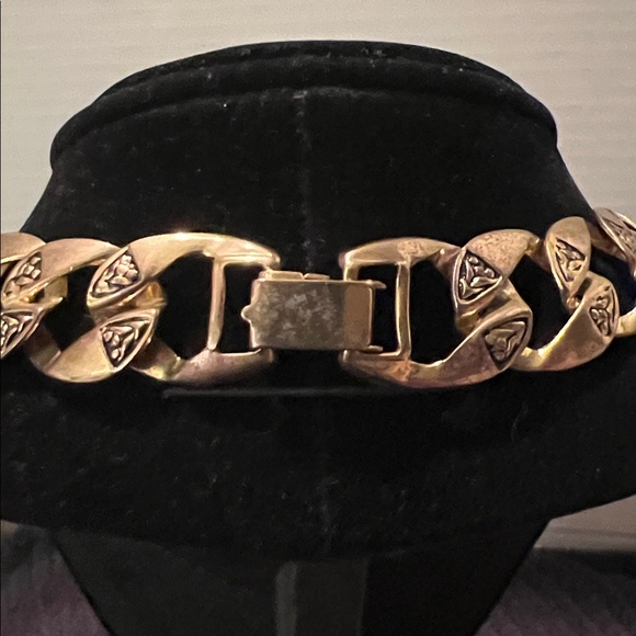 Gold Chain Necklace and Clip-on Earring Set - Picture 5 of 8